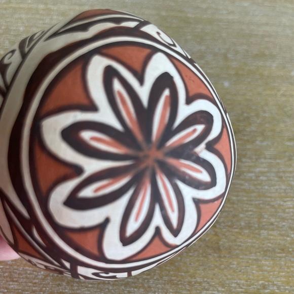 Miniature Zuni Heart Line Deer Olla - Picture 14 of 14